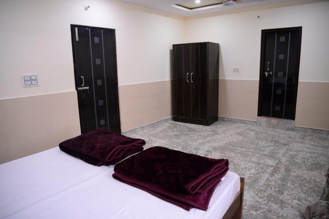 Mithila Kunj Hotel Vrindavan