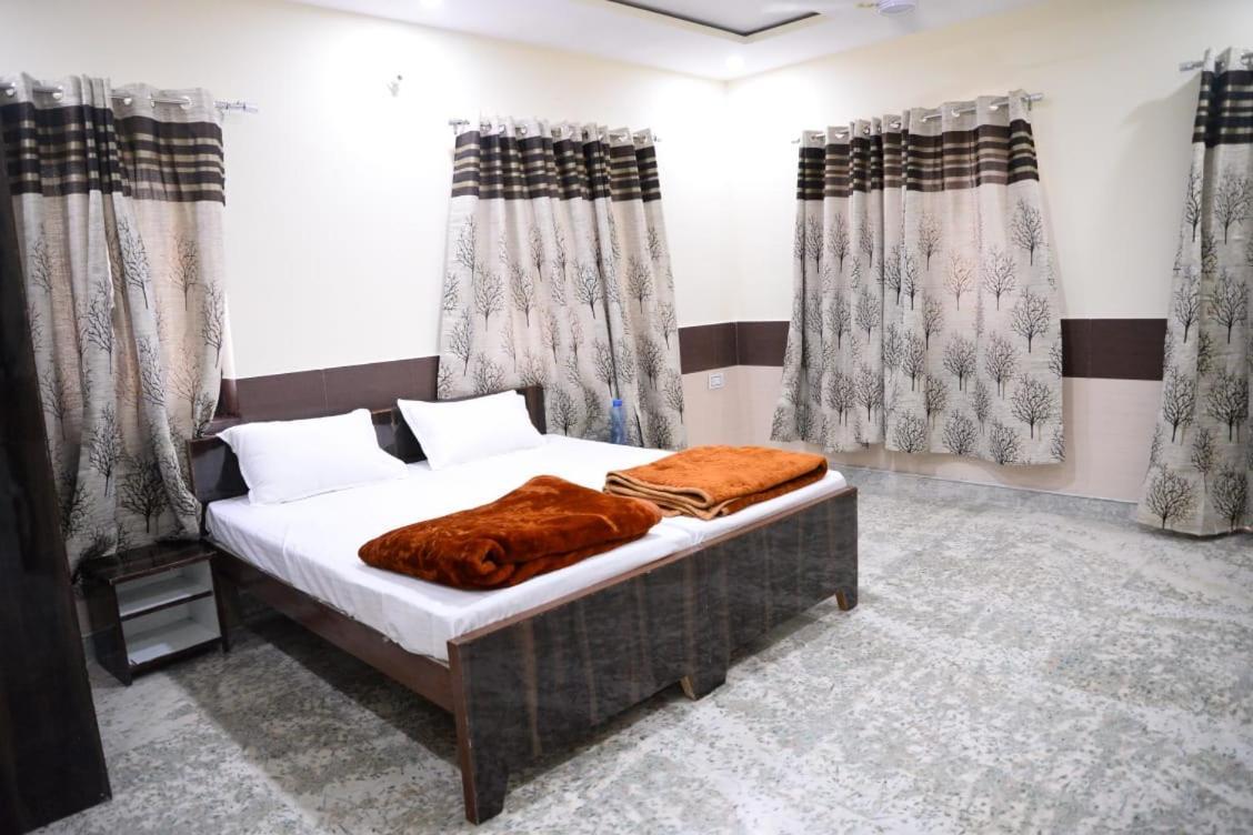 Hotel Mithila Kunj Vrindavan
